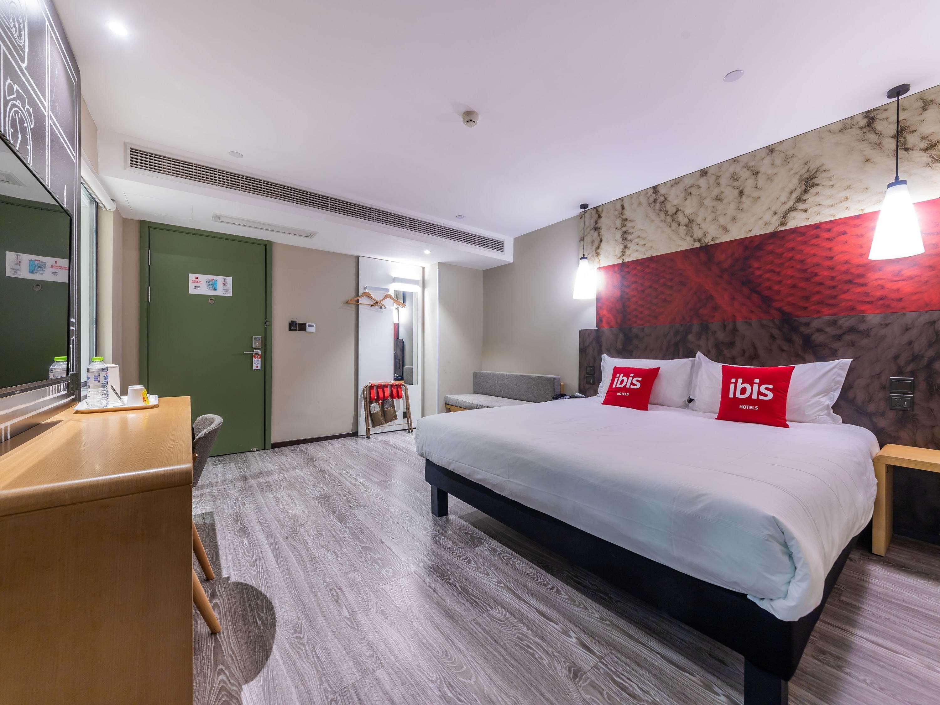 Ibis Chongqing Jiefangbei Pedestrian Street Hotel Exteriör bild