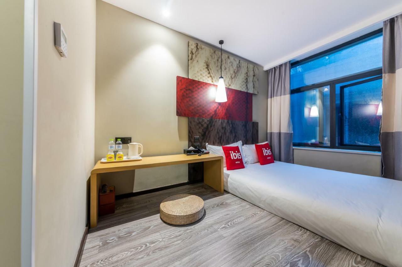 Ibis Chongqing Jiefangbei Pedestrian Street Hotel Exteriör bild